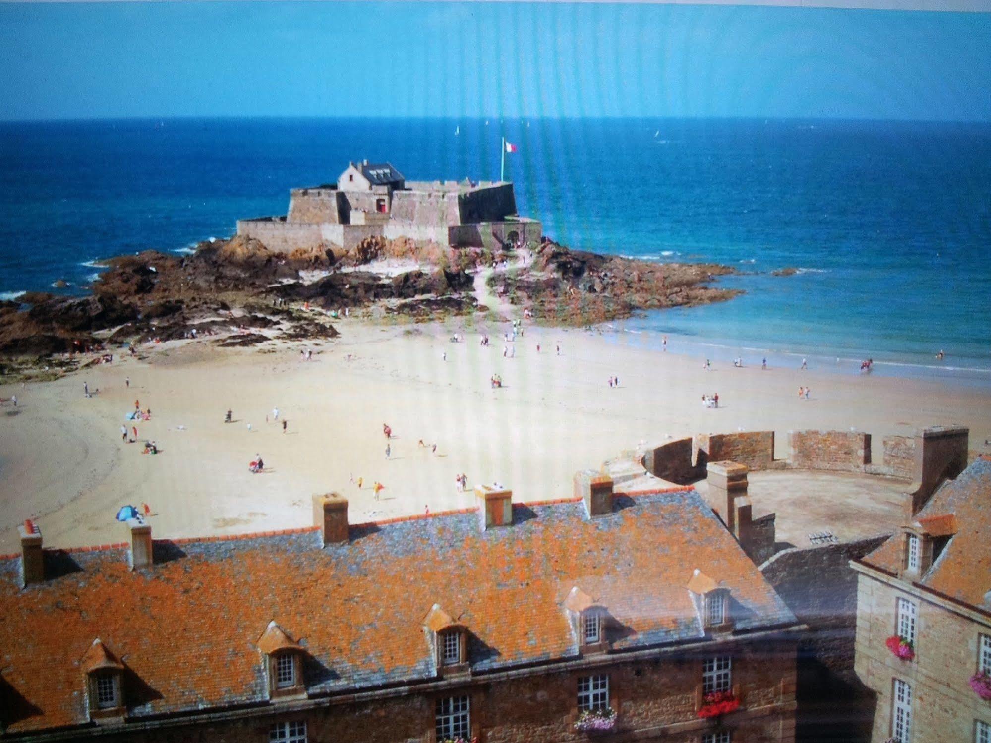 Appartement Saint Malo Vue Sur Mer Et Sur Intra Muros, Ferry, Plage Et Commerces A 50 M Exterior foto