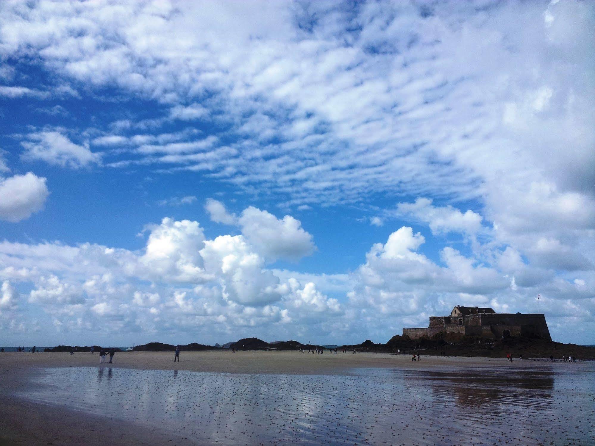 Appartement Saint Malo Vue Sur Mer Et Sur Intra Muros, Ferry, Plage Et Commerces A 50 M Exterior foto