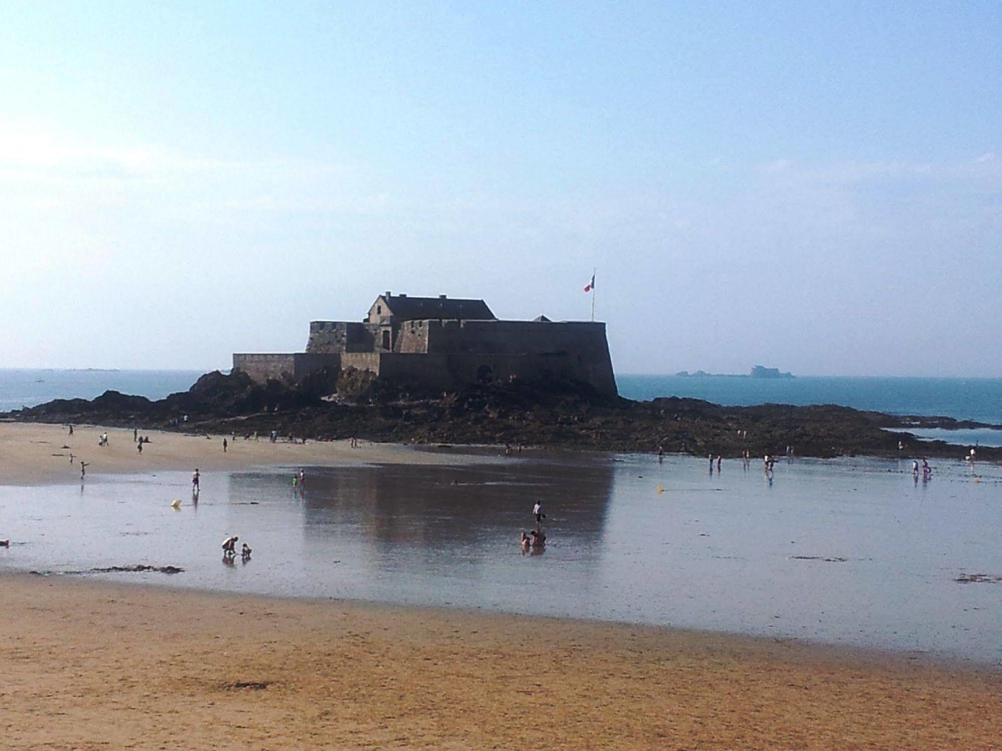Appartement Saint Malo Vue Sur Mer Et Sur Intra Muros, Ferry, Plage Et Commerces A 50 M Exterior foto