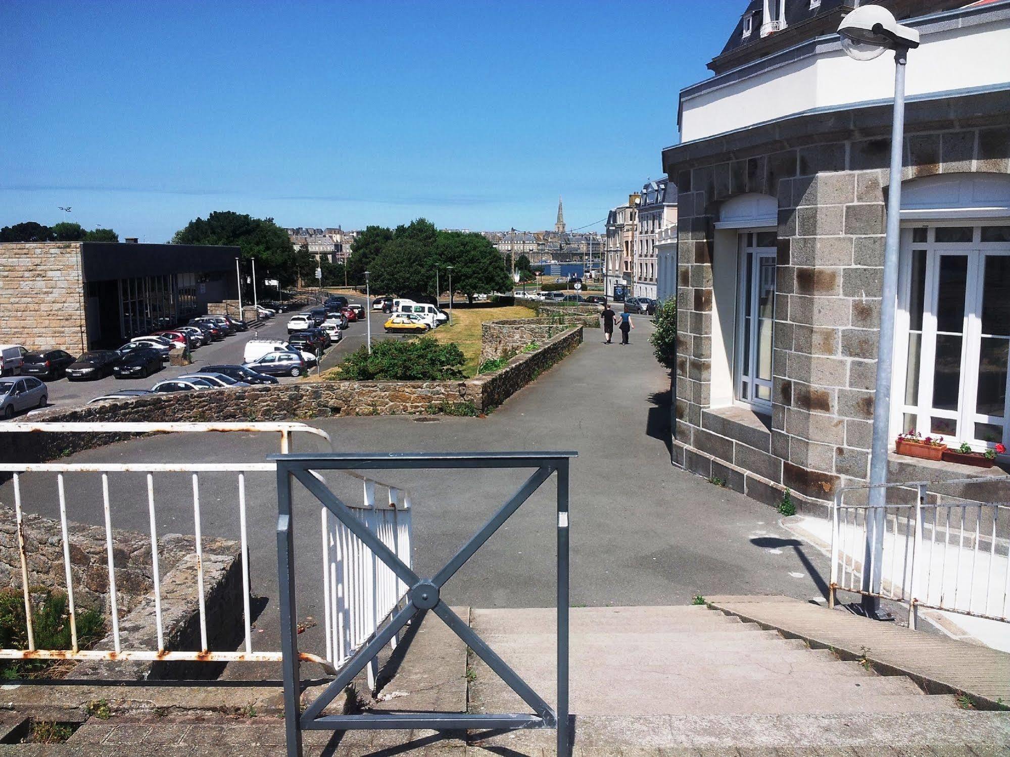 Appartement Saint Malo Vue Sur Mer Et Sur Intra Muros, Ferry, Plage Et Commerces A 50 M Exterior foto